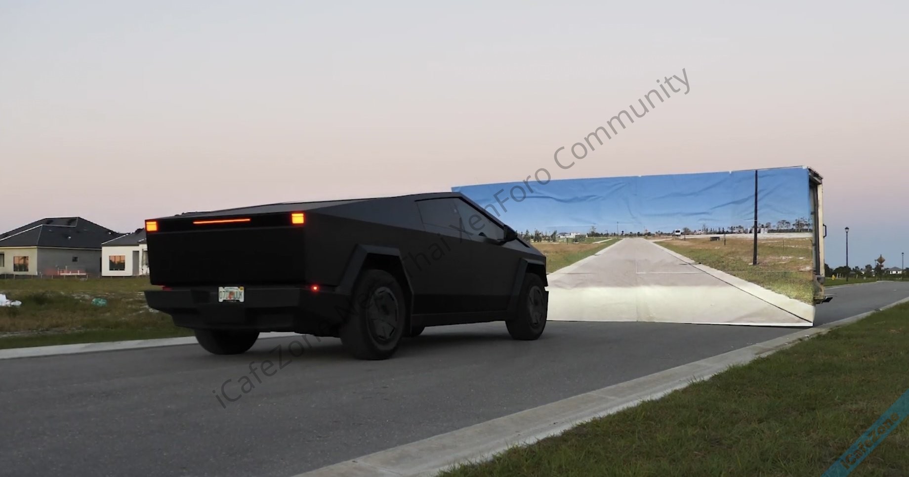ยูทูบเบอร์อีกรายทดสอบ Tesla Cybertruck ด้วยโหมด FSD พบสามารถแยกฉากปลอม และหยุดรถได้-1.jpg