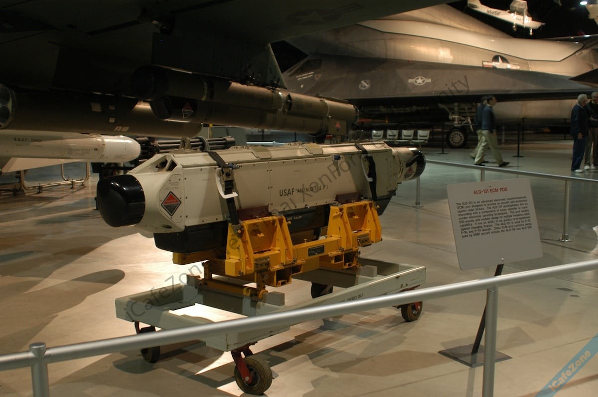 สหรัฐฯ หยุดส่งแพตช์ตัวรบกวนเรดาร์ให้เครื่อง F16 ของยูเครน ต้องใช้ตัวรบกวนในเครื่อง Mirage 2000...jpg