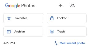 alt=(ซ้าย) เปิดไฟล์โดยใช้ Notepad (ขวา) เปิดไฟล์เดียวกันแต่ใช้ HxD